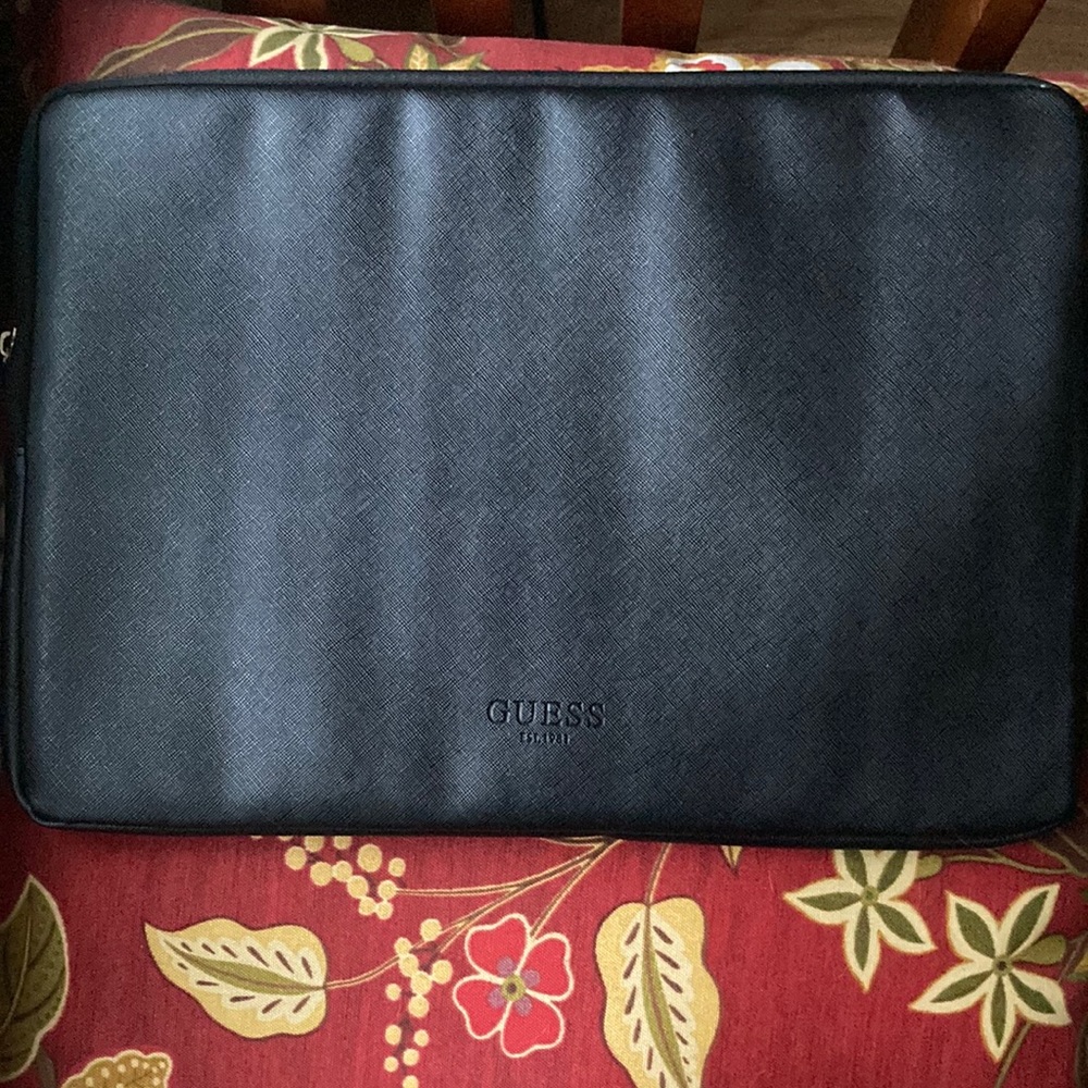 New Guess Laptop Case